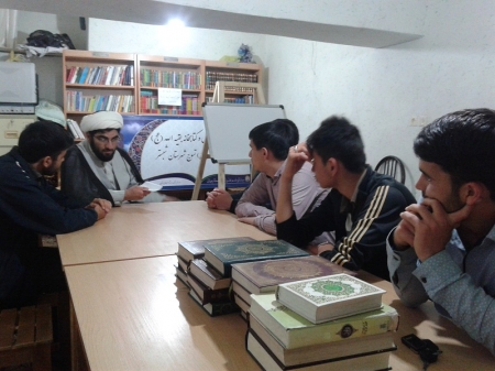 جلسه هفتگی قرآن در کانون بقیه الله (عج)